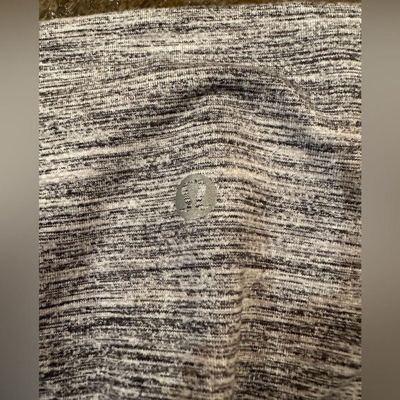 LULULEMON Leggings Gray Size 6 EUC - Picture 2 of 4